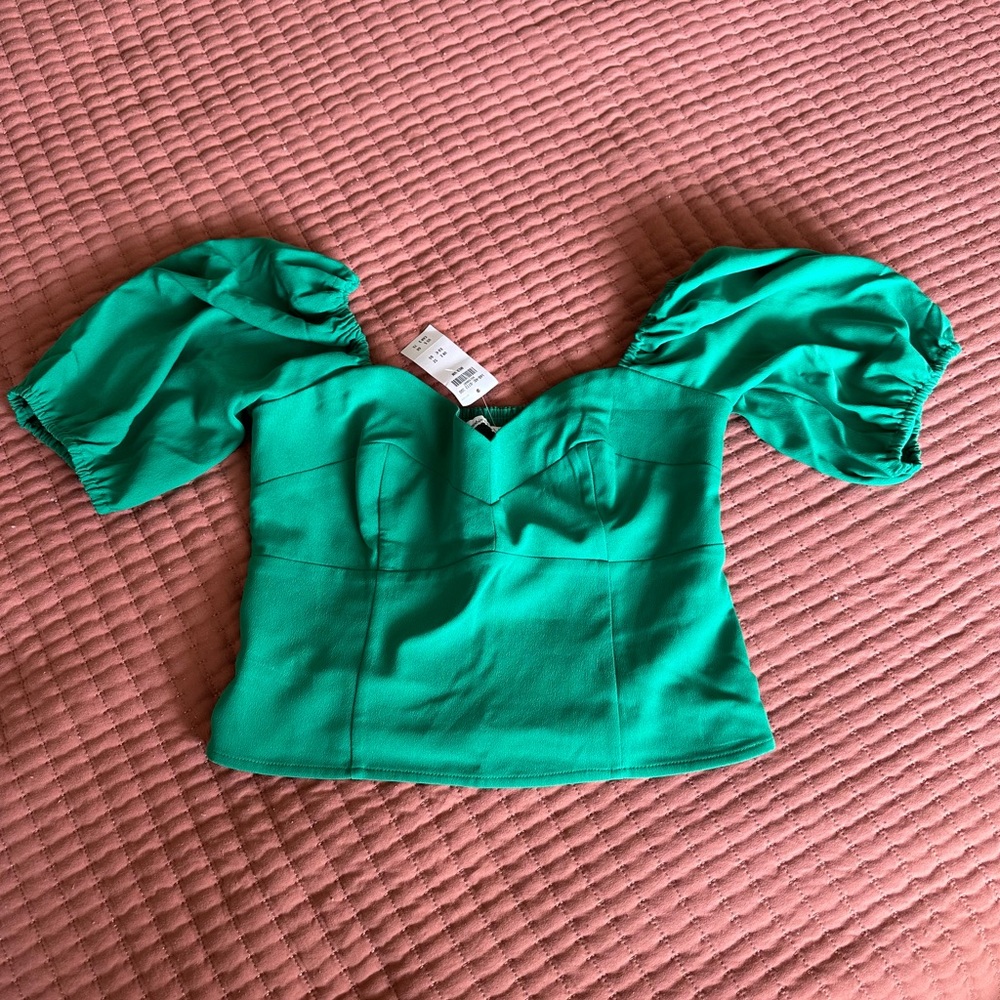 NWT Abercrombie green cropped shirt with puffy sleeves size M
